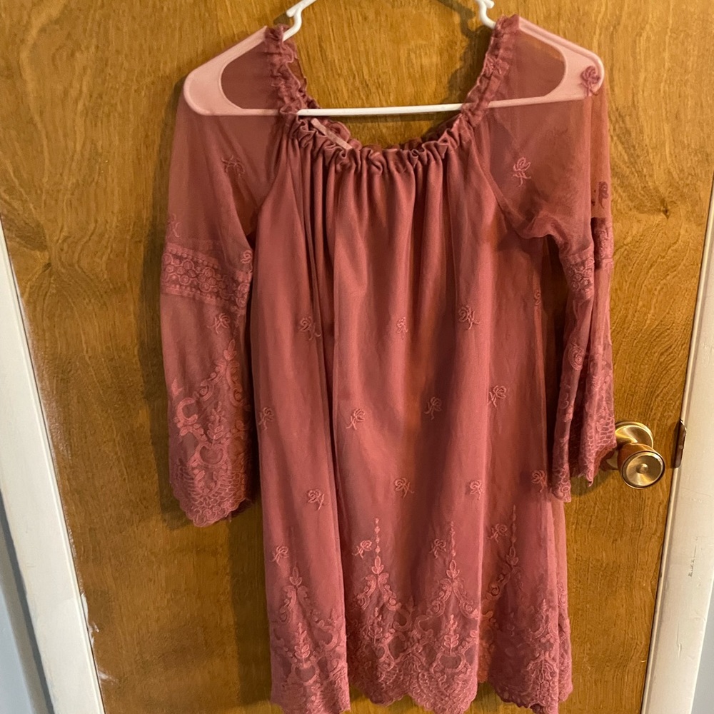 Beautiful flowy laced dress